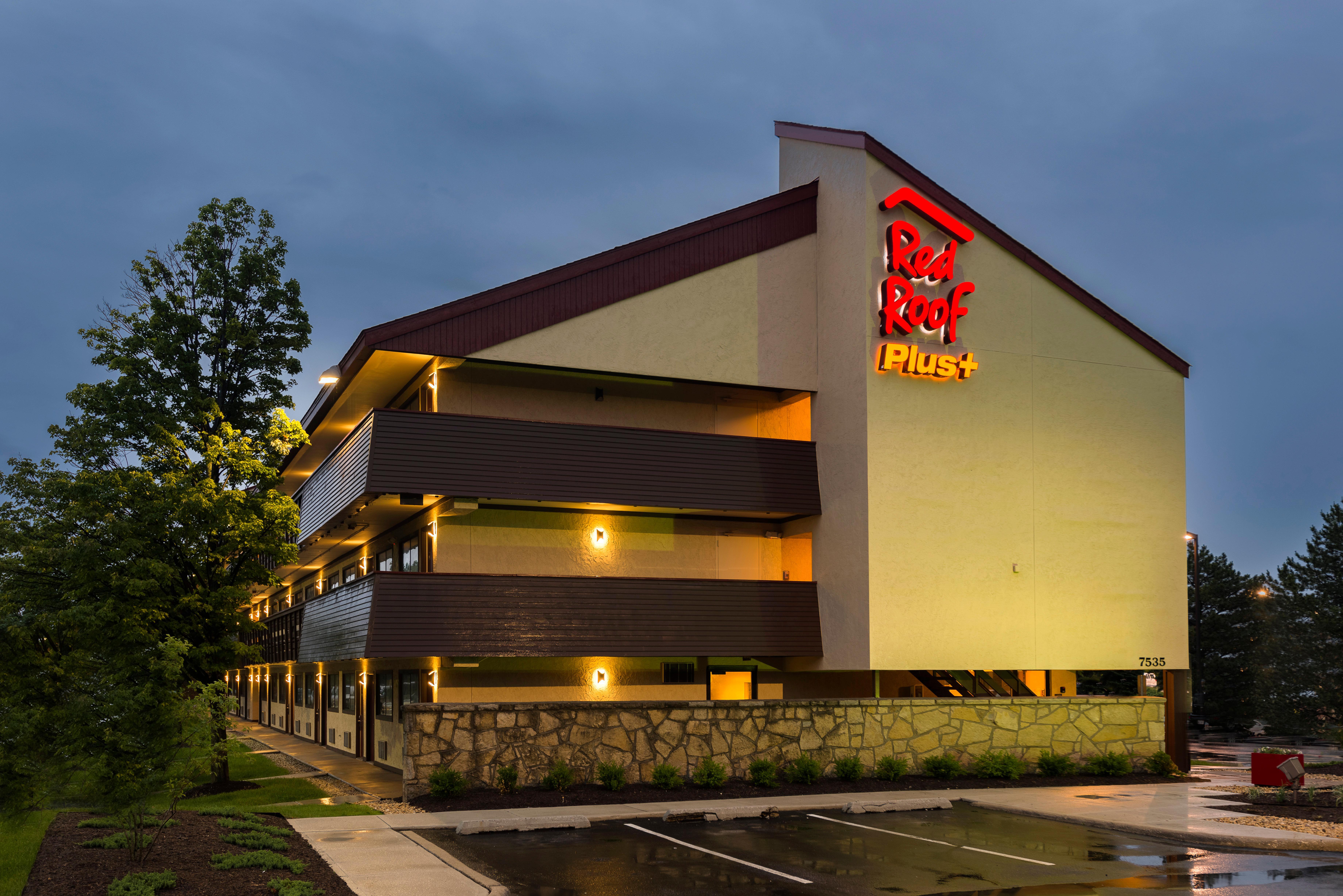 Red Roof Inn Plus+ Chicago - Willowbrook Exteriör bild